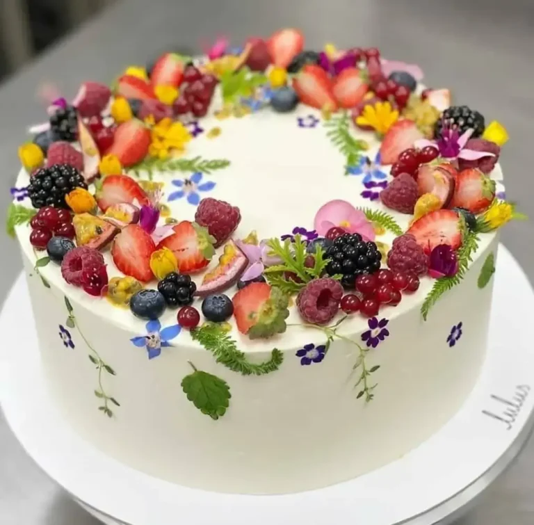 Image gateau fruits fleurs